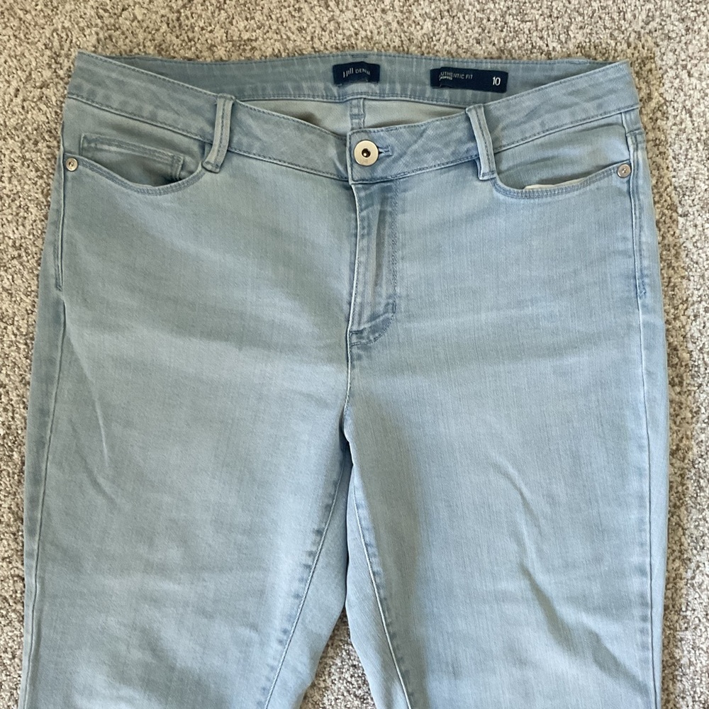 J JILL Authentic Fit Cropped Jeans Oxford Wash Blue Fringe Hem Stretch Denim 10 - Picture 2 of 11